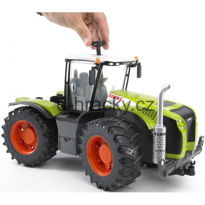 Bruder 3015 Traktor CLAAS Xerion 5000