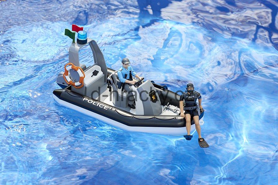 Bruder 62733 Policejní člun se 2 figurkami a příslušenstvím